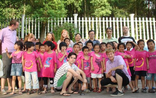 dc647e_fd4189e0a8ee4417bfcd39eaf282586e Teaching in China